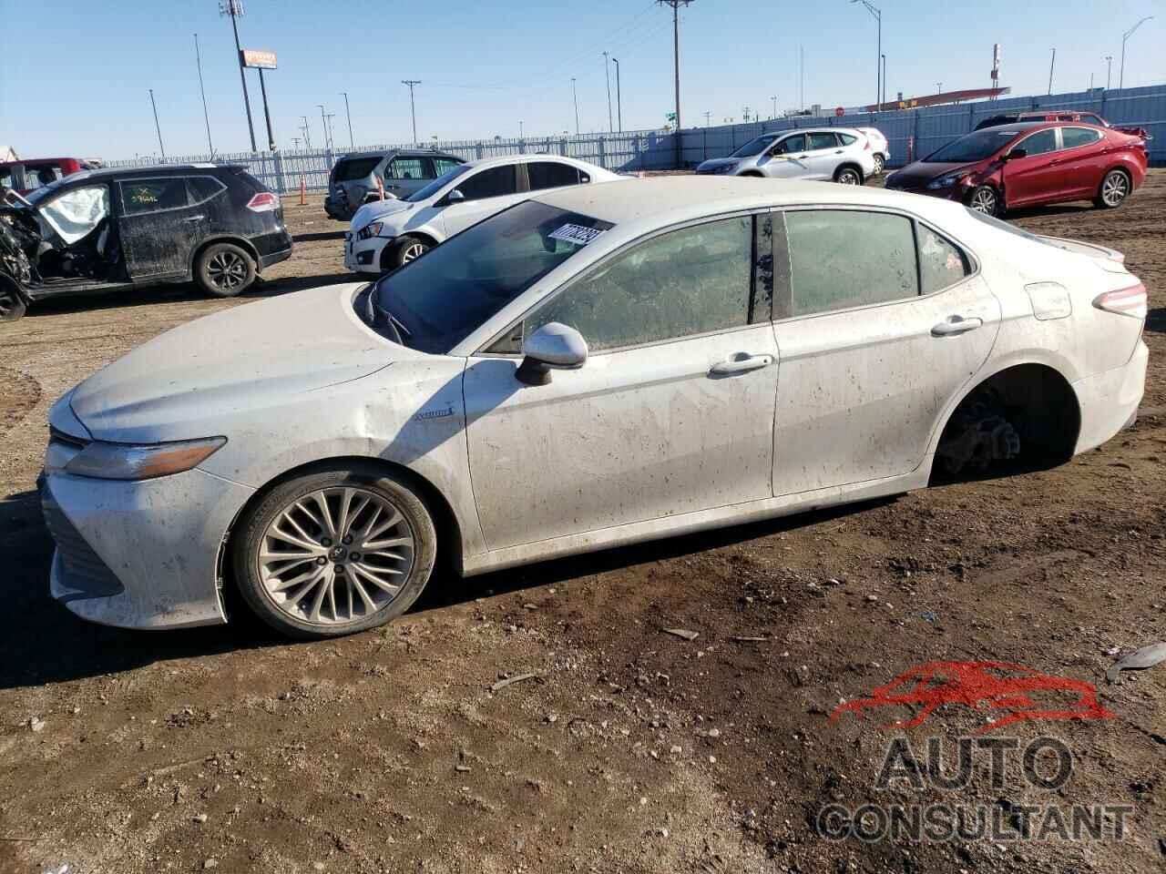 TOYOTA CAMRY 2018 - 4T1B21HK8JU004687
