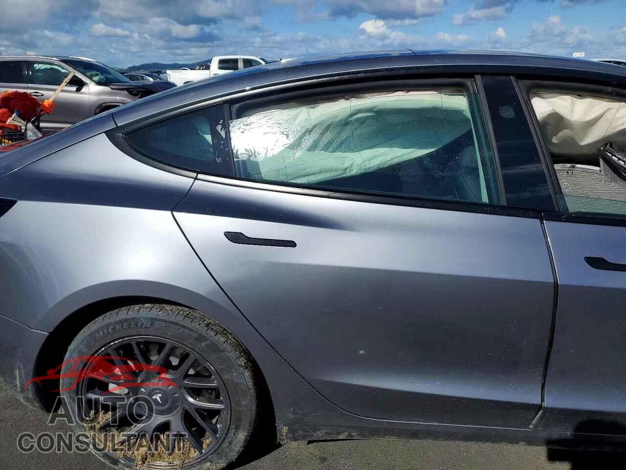 TESLA MODEL 3 2025 - 5YJ3E1EA8SF960368
