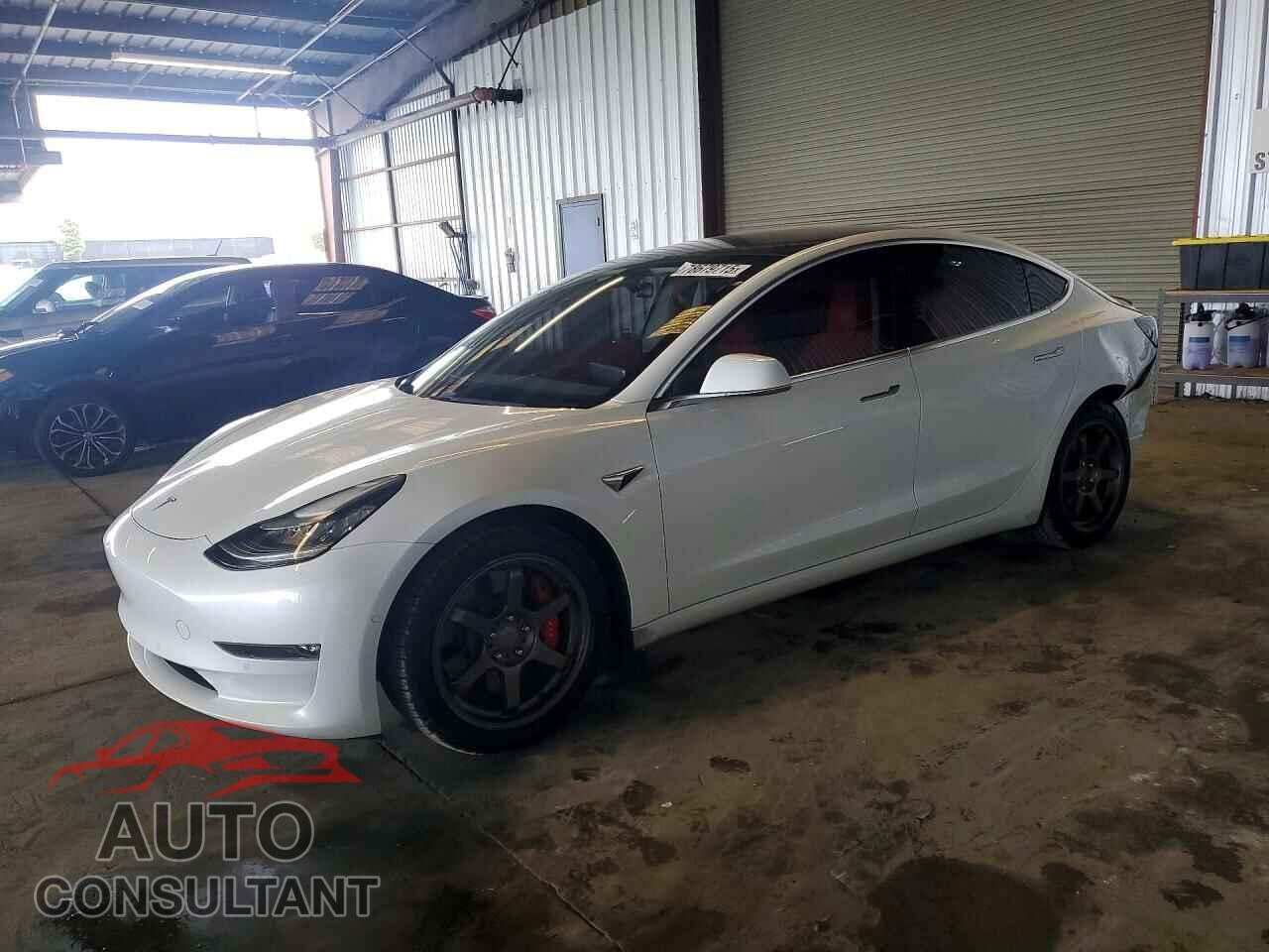 TESLA MODEL 3 2018 - 5YJ3E1EB9JF084305