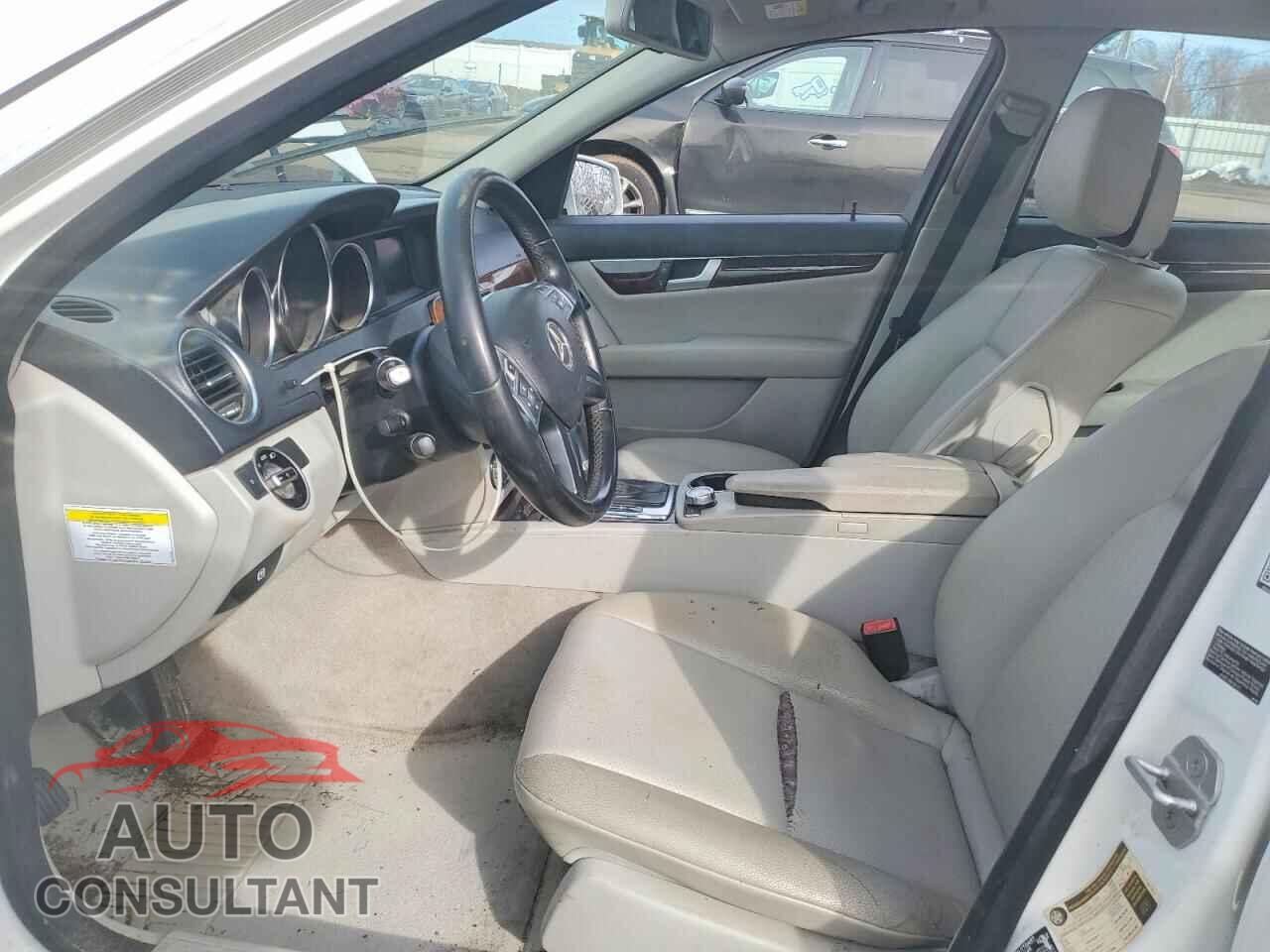 MERCEDES-BENZ C-CLASS 2013 - WDDGF8AB8DA801292