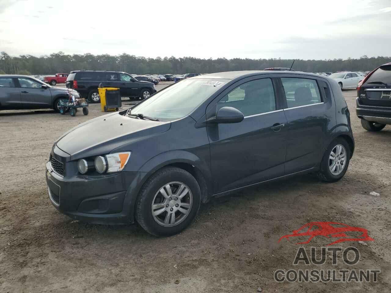CHEVROLET SONIC 2015 - 1G1JC6SG5F4192812