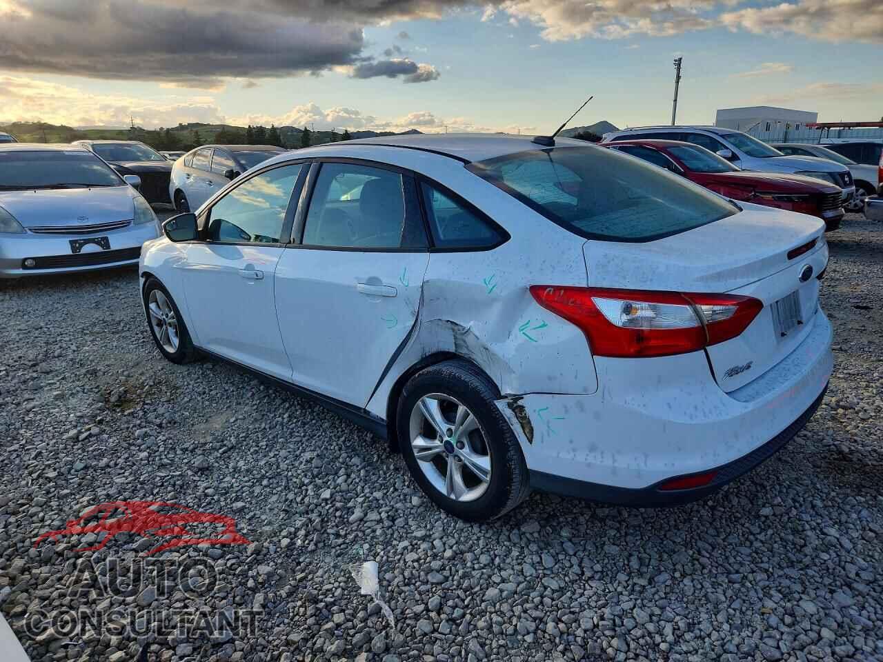 FORD FOCUS 2014 - 1FADP3F29EL199343