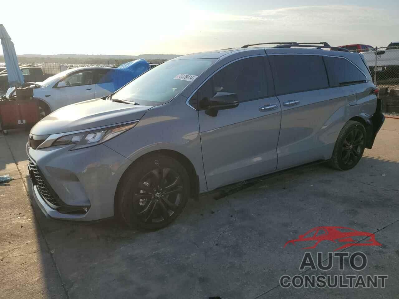 TOYOTA SIENNA 2023 - 5TDXRKEC1PS168384