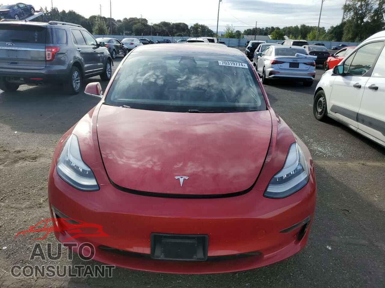 TESLA MODEL 3 2018 - 5YJ3E1EA1JF052259