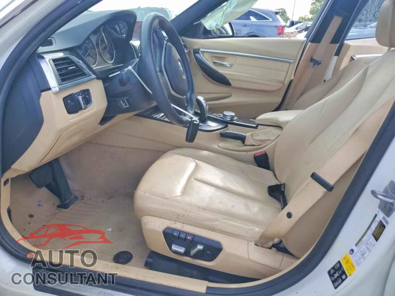 BMW 3 SERIES 2016 - WBA8E3G51GNU04748