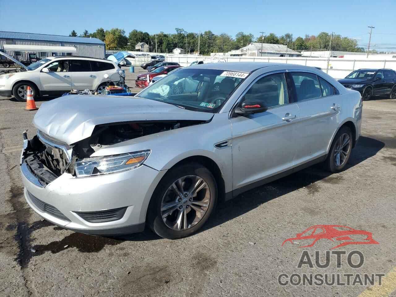 FORD TAURUS 2018 - 1FAHP2D84JG117038