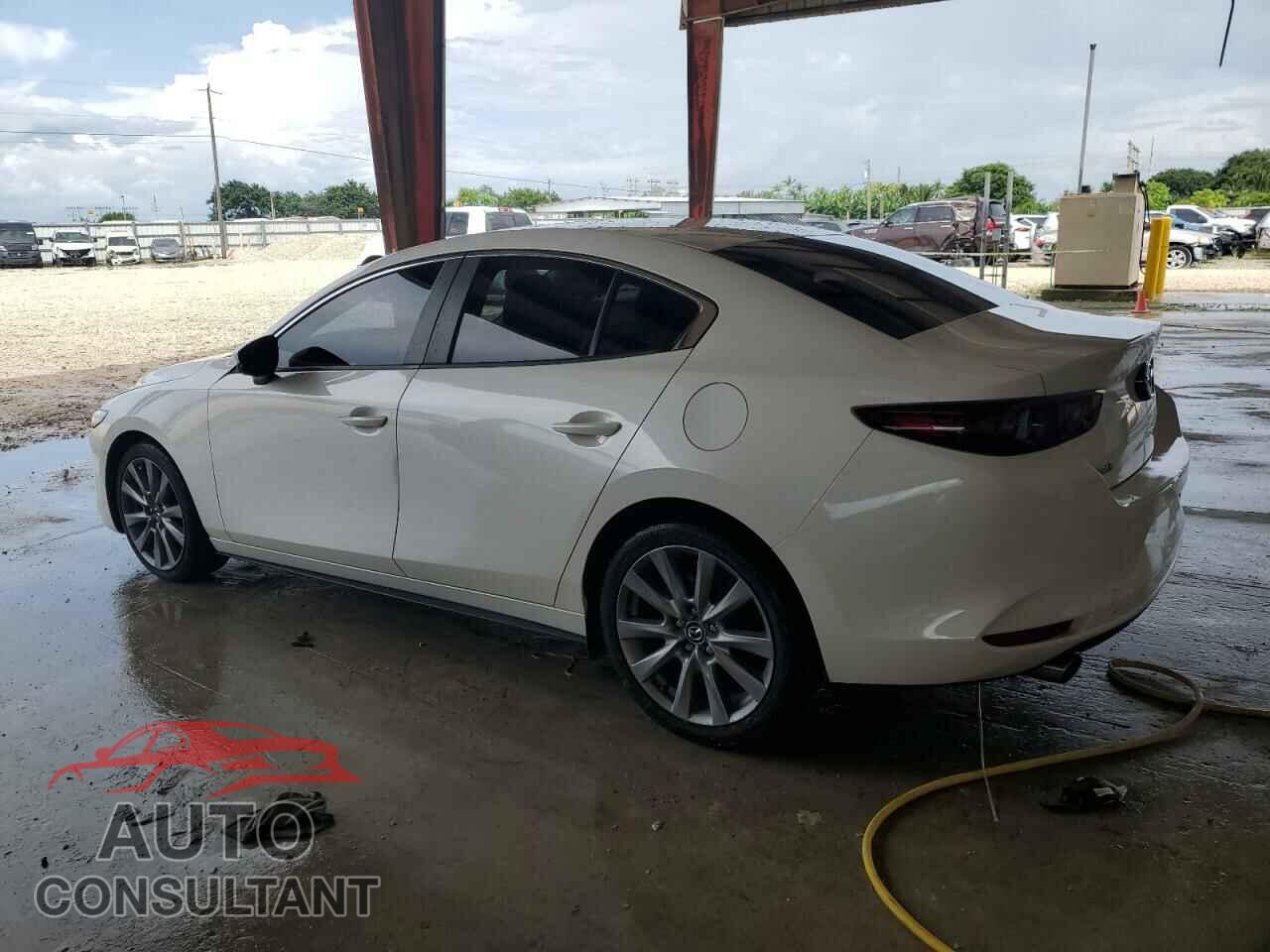 MAZDA 3 2021 - JM1BPABL6M1325317