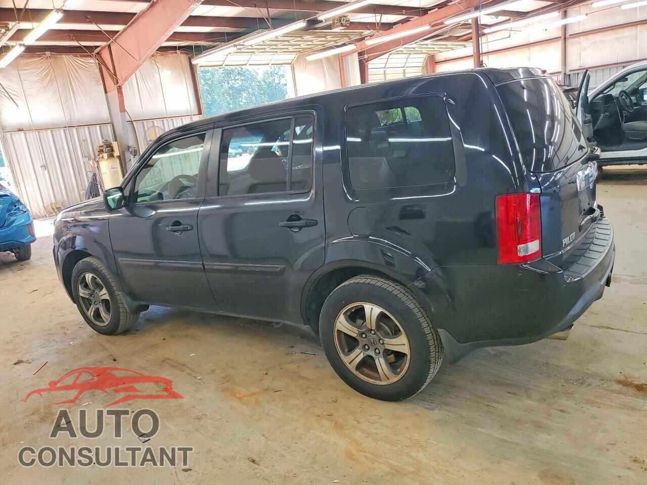 HONDA PILOT 2015 - 5FNYF3H30FB027663