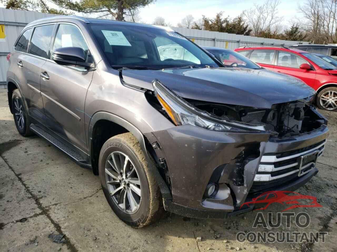 TOYOTA HIGHLANDER 2019 - 5TDJZRFH6KS577174