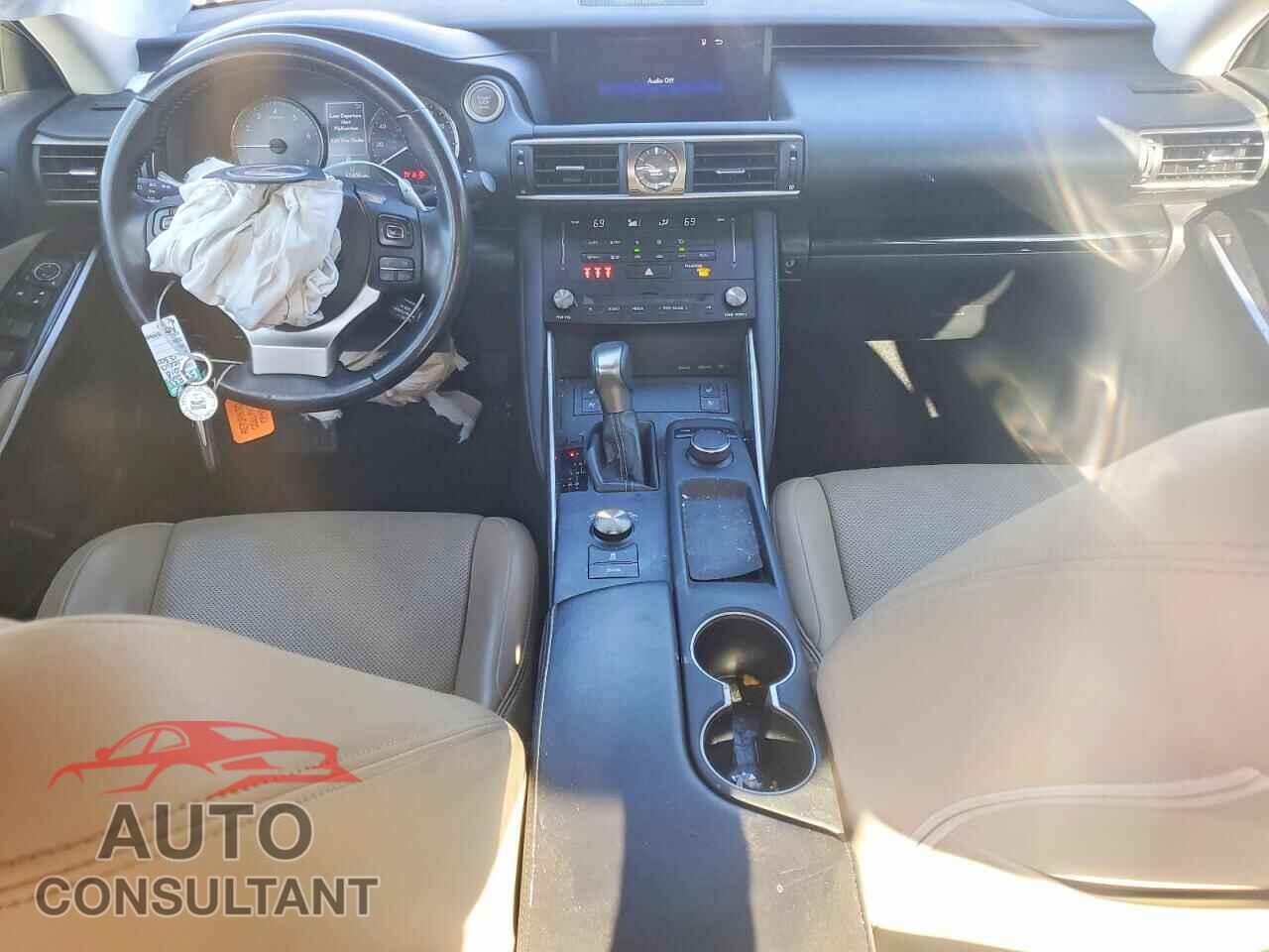 LEXUS IS 2018 - JTHBA1D27J5067558