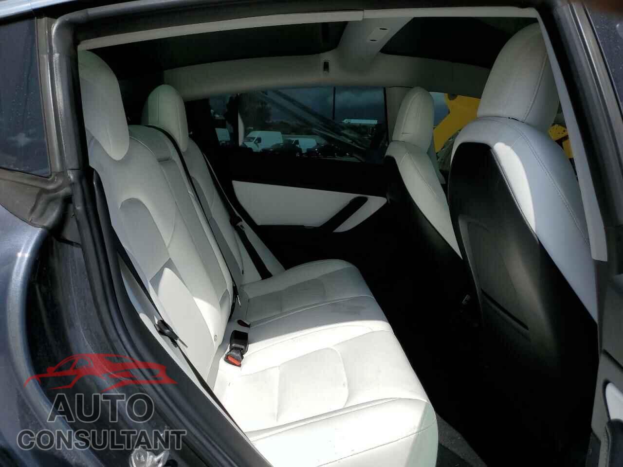TESLA MODEL 3 2018 - 5YJ3E1EB3JF079178
