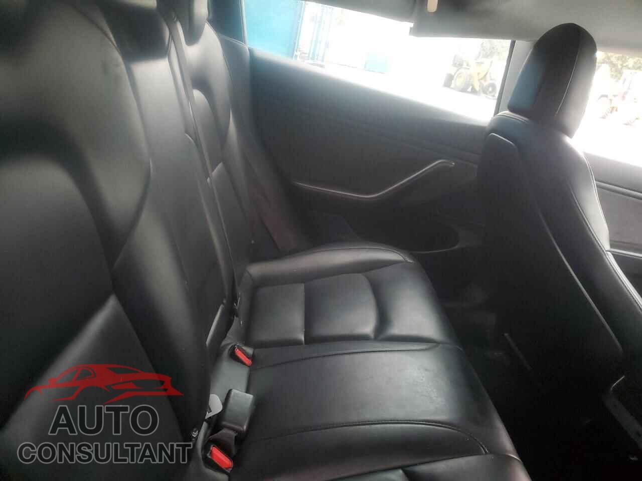 TESLA MODEL 3 2018 - 5YJ3E1EA6JF051012