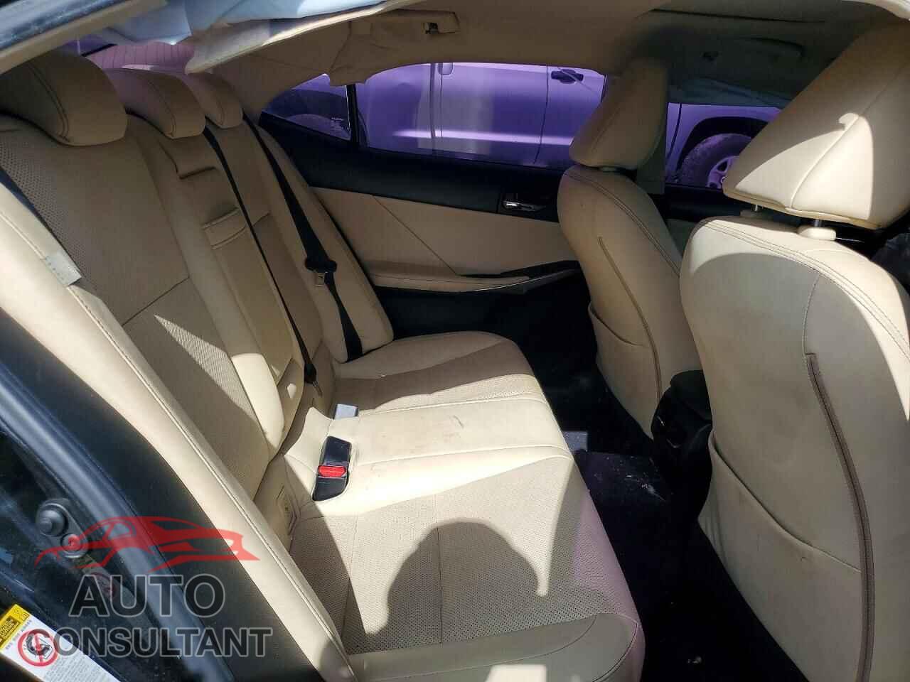 LEXUS IS 2014 - JTHBF1D20E5017365
