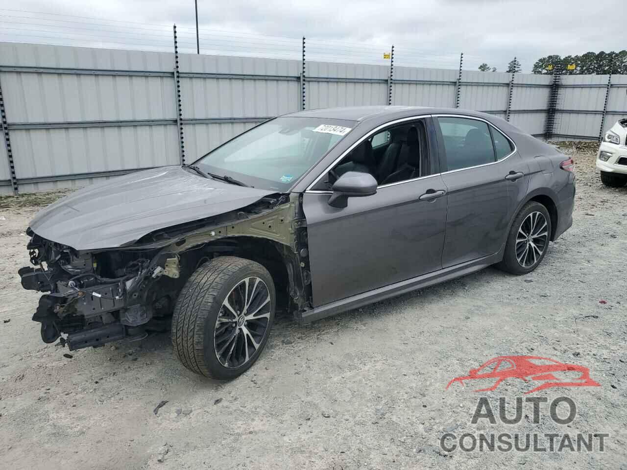 TOYOTA CAMRY 2018 - 4T1B11HK0JU042806