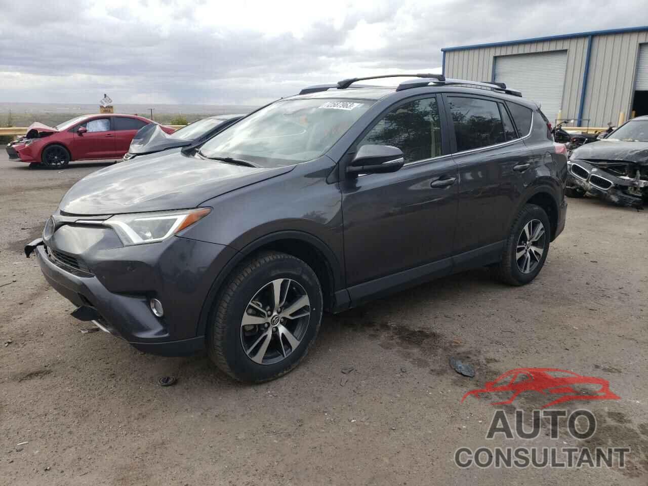 TOYOTA RAV4 2018 - JTMRFREV6JJ748214