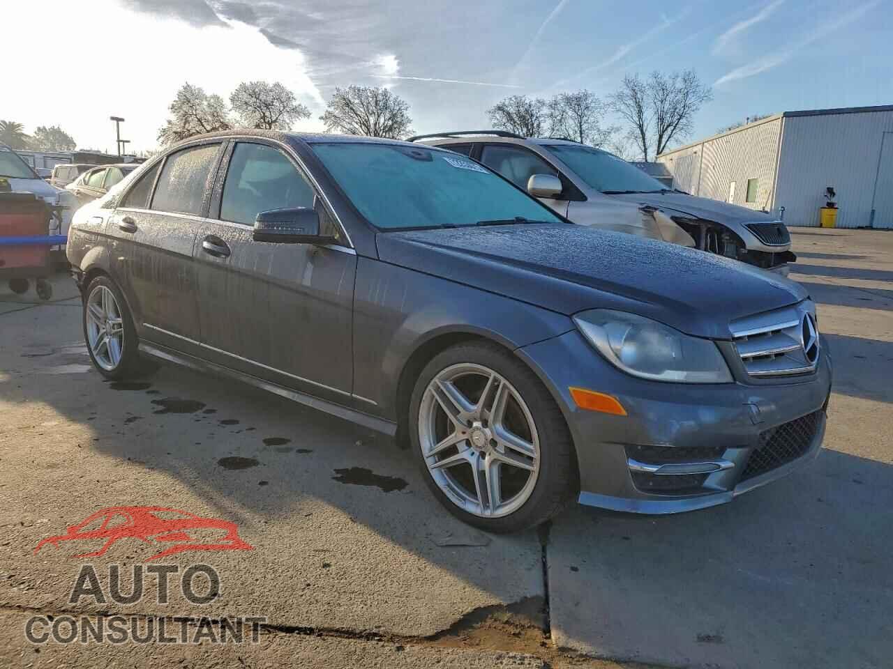 MERCEDES-BENZ C-CLASS 2013 - WDDGF4HB9DA865176