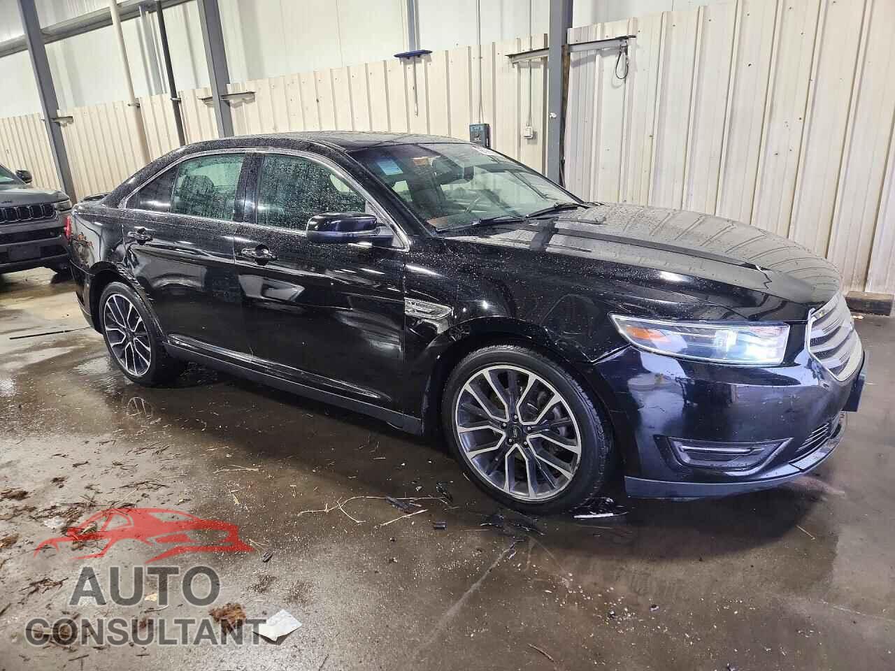 FORD TAURUS 2018 - 1FAHP2E85JG112140