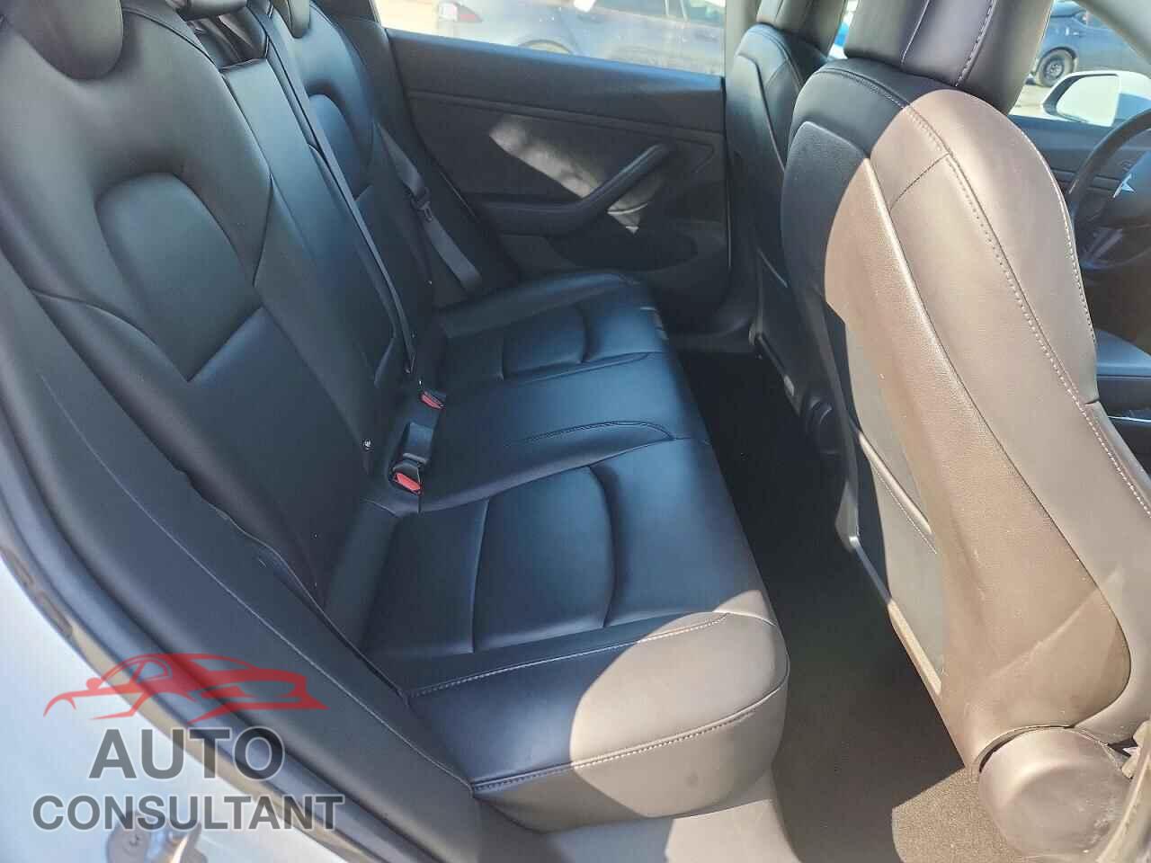 TESLA MODEL 3 2018 - 5YJ3E1EA5JF040616
