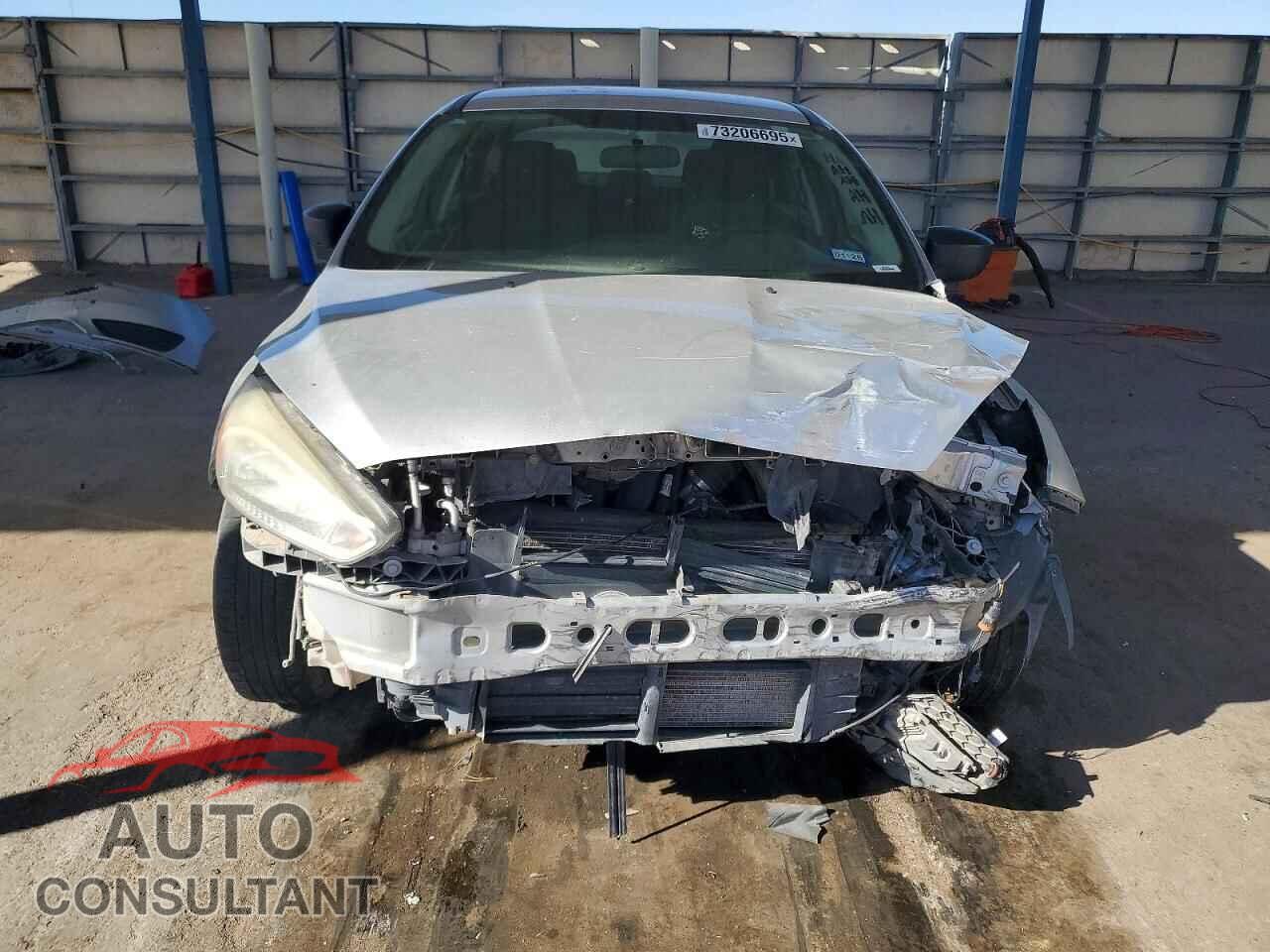 FORD FOCUS 2017 - 1FADP3E28HL341686