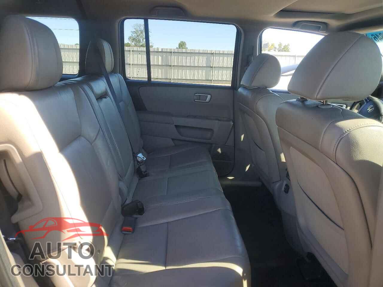 HONDA PILOT 2013 - 5FNYF4H77DB009876
