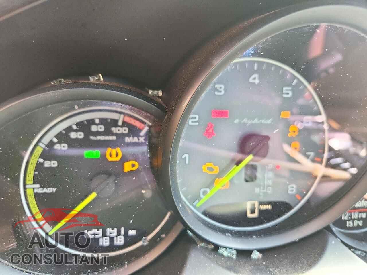 PORSCHE CAYENNE 2018 - WP1AE2A21JLA70509