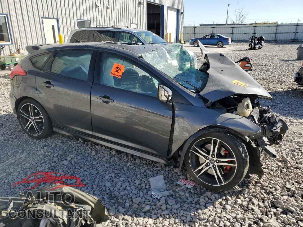 FORD FOCUS 2018 - 1FADP3L96JL286502