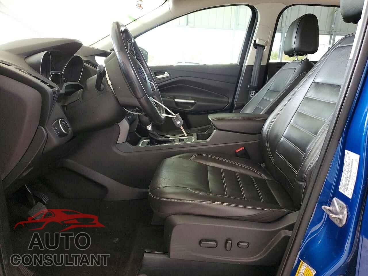 FORD ESCAPE 2017 - 1FMCU9GD9HUC25614