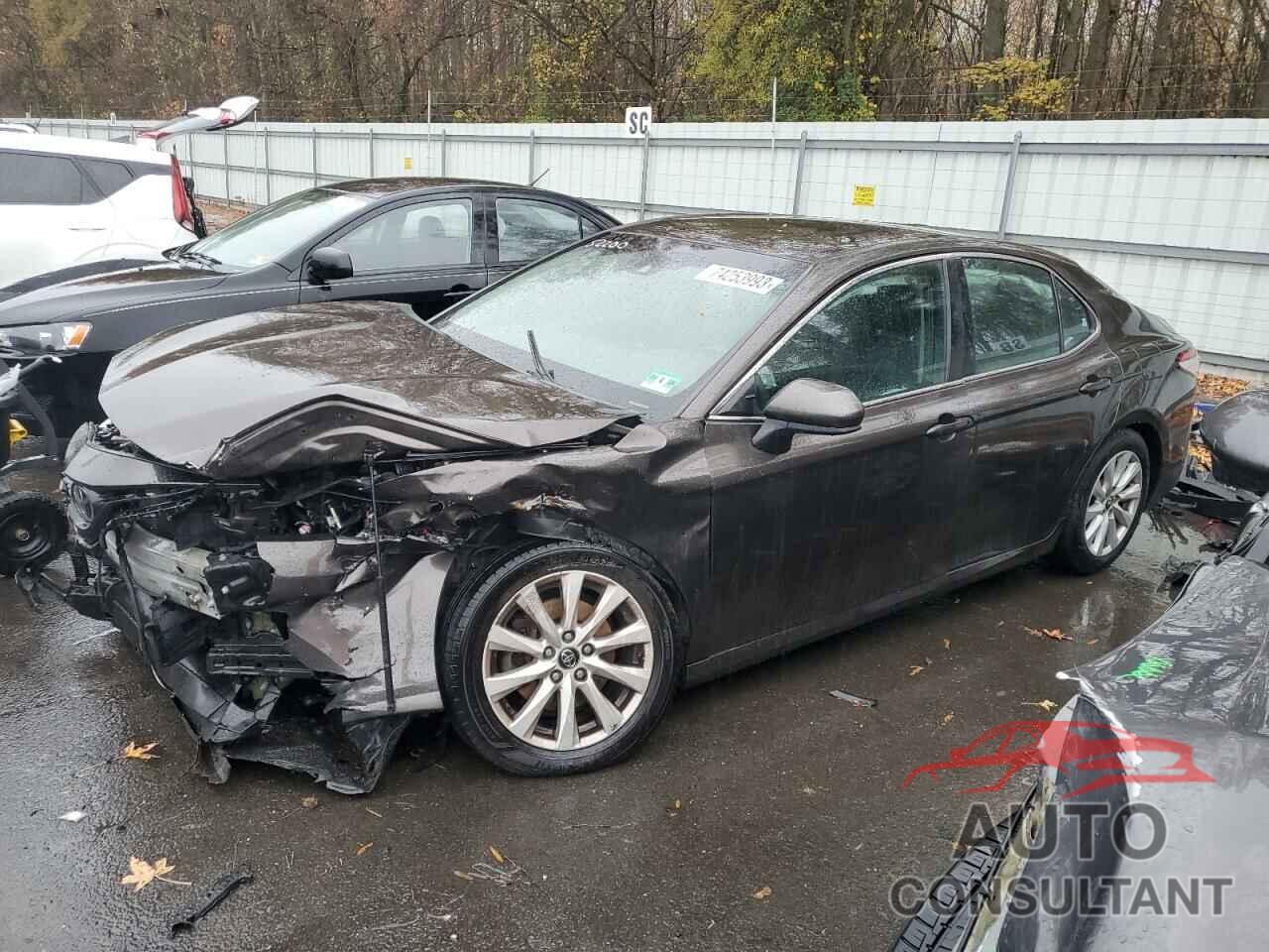 TOYOTA CAMRY 2018 - 4T1B11HK1JU509599