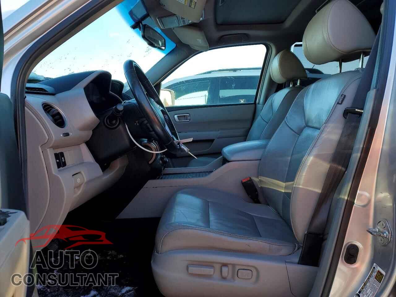 HONDA PILOT 2012 - 5FNYF4H96CB024076