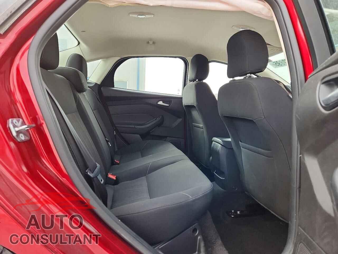 FORD FOCUS 2017 - 1FADP3F22HL306799
