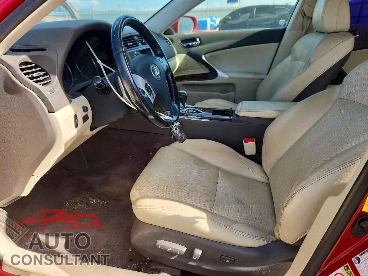 LEXUS IS 2012 - JTHCF5C21C5056203