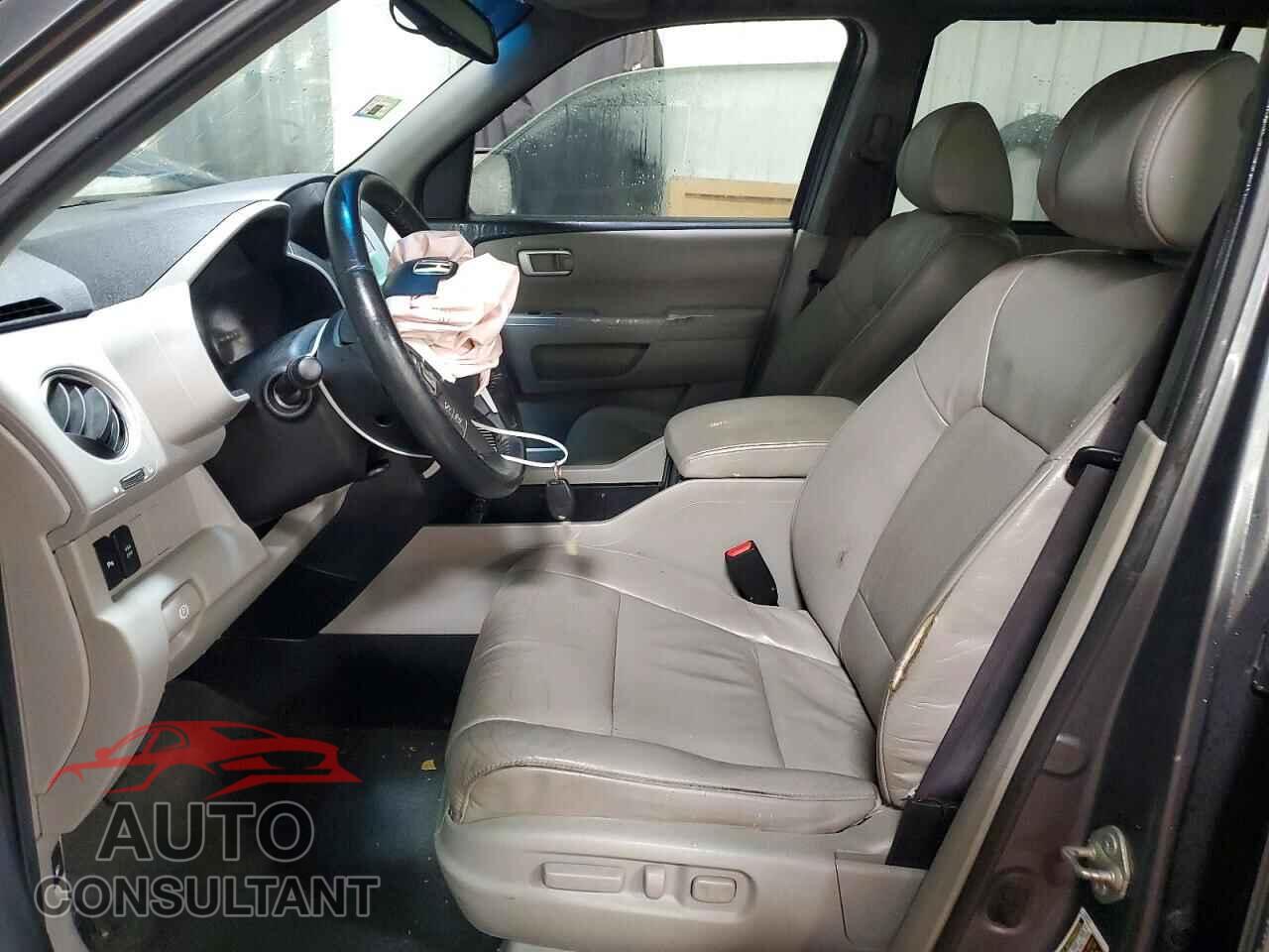 HONDA PILOT 2011 - 5FNYF4H90BB095465