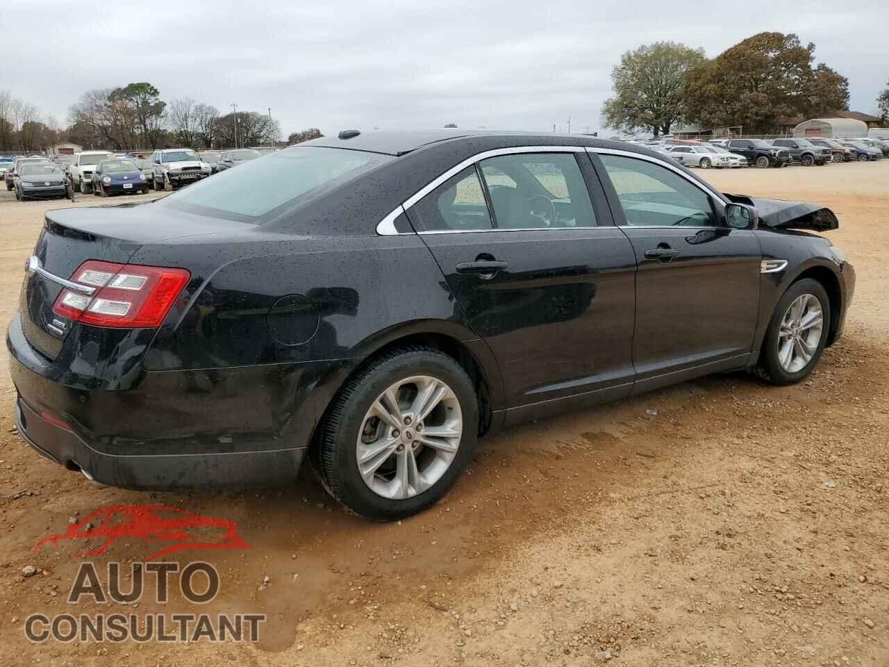 FORD TAURUS 2018 - 1FAHP2E83JG122875