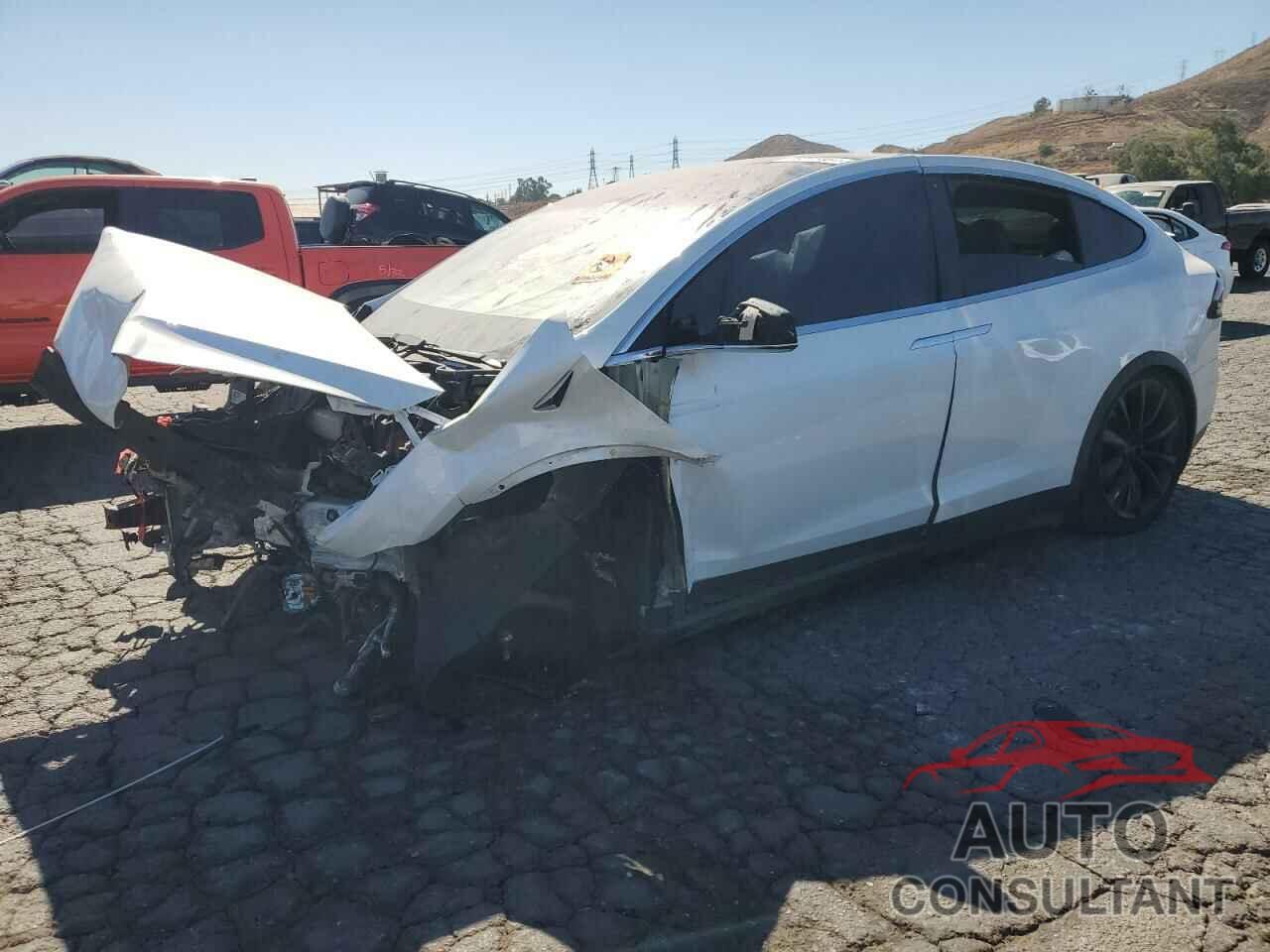 TESLA MODEL X 2019 - 5YJXCAE46KF211103