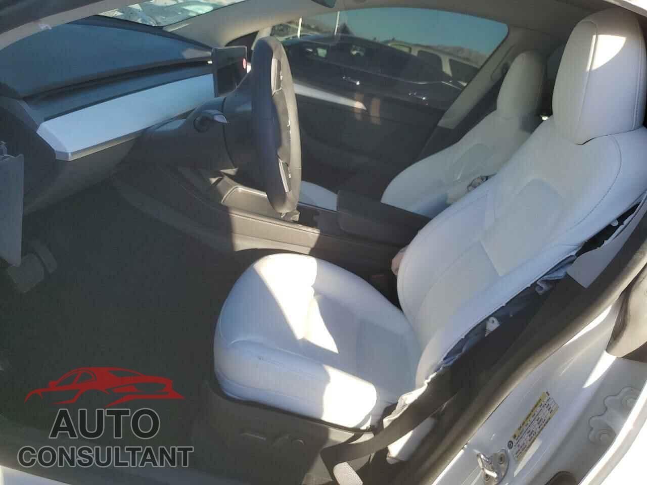 TESLA MODEL Y 2024 - 7SAYGDED4RF009285