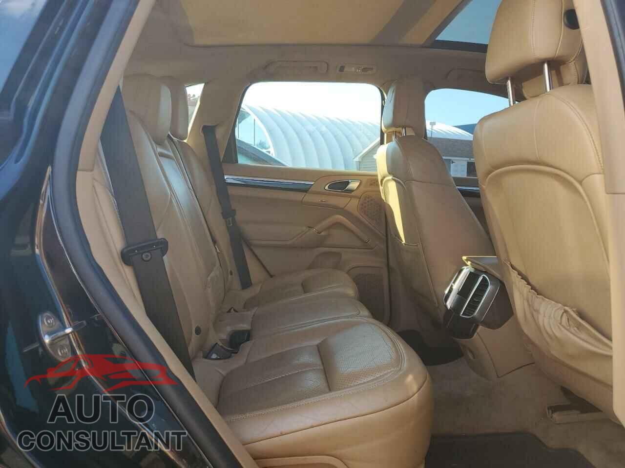 PORSCHE CAYENNE 2016 - WP1AA2A25GKA37622