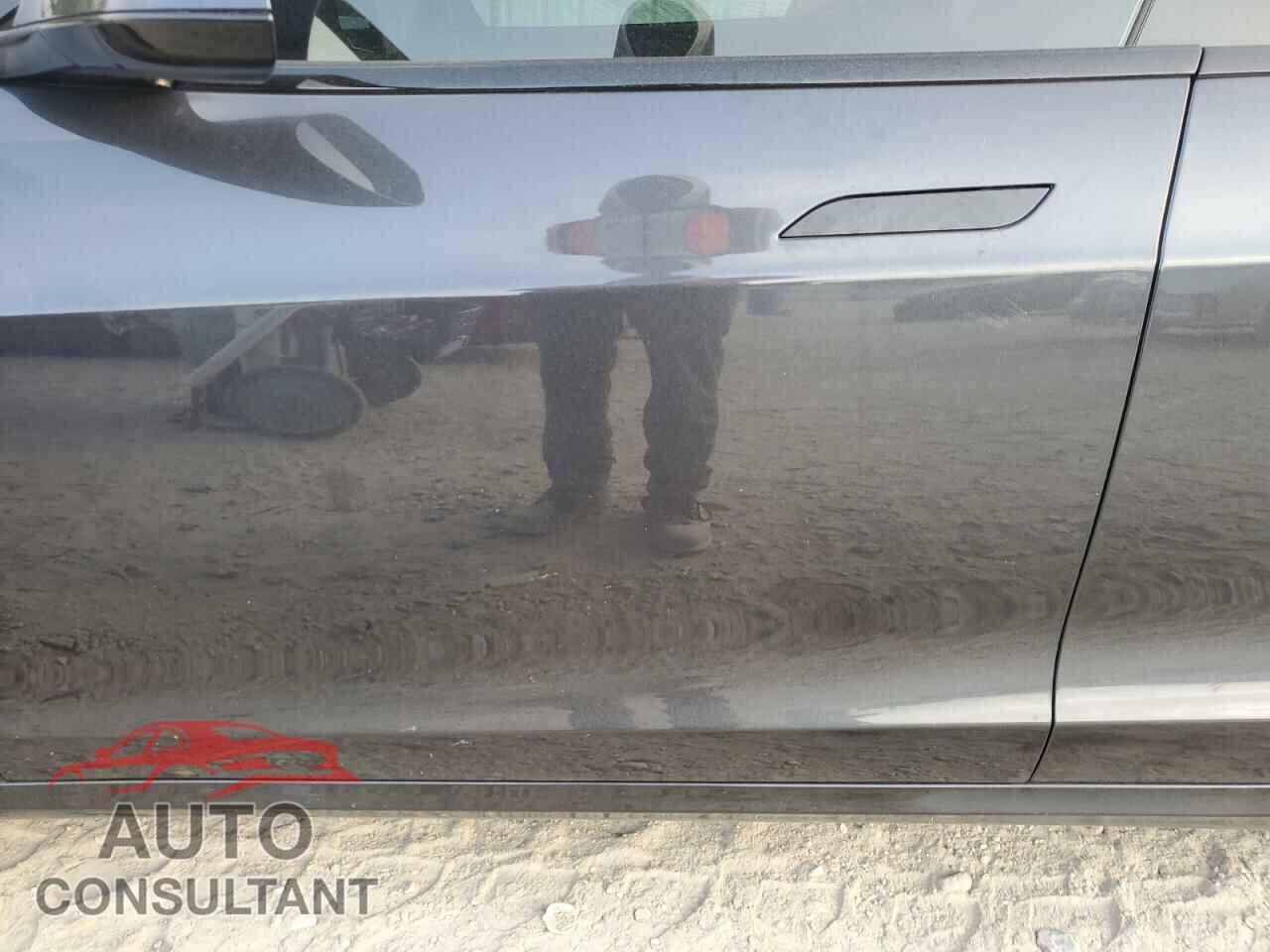 TESLA MODEL S 2023 - 5YJSA1E59PF527417