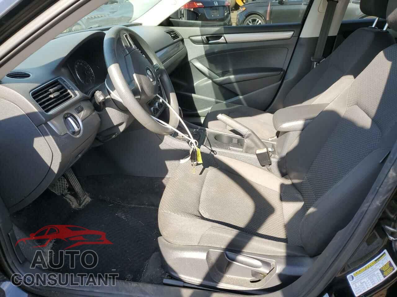 VOLKSWAGEN PASSAT 2012 - 1VWAH7A33CC062278