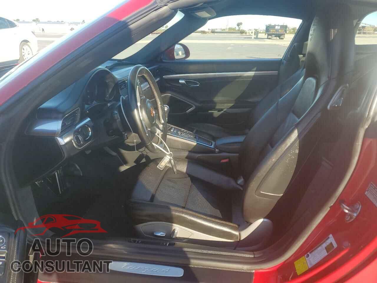 PORSCHE 911 2017 - WP0BA2A99HS132236