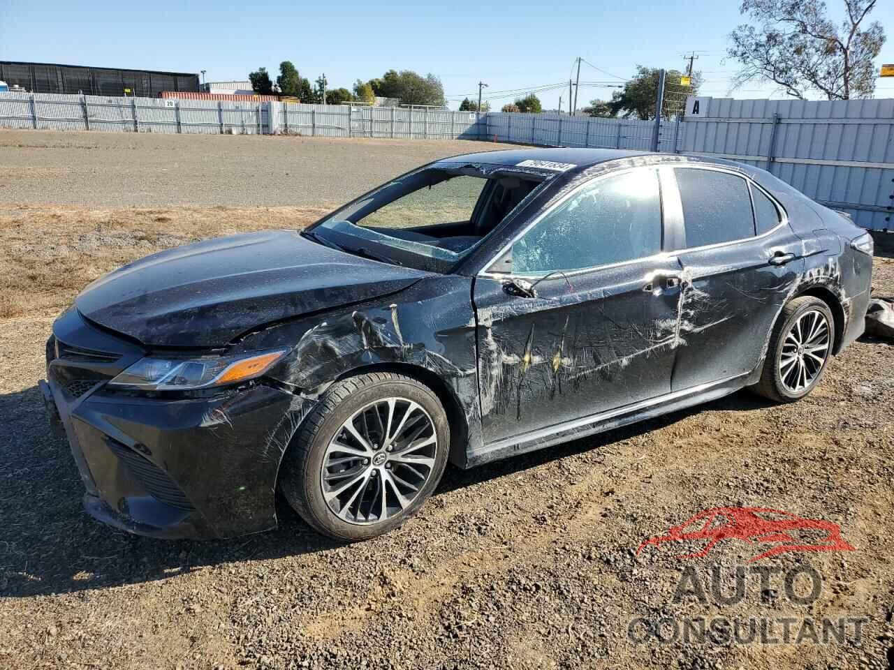 TOYOTA CAMRY 2018 - 4T1B11HK4JU156341