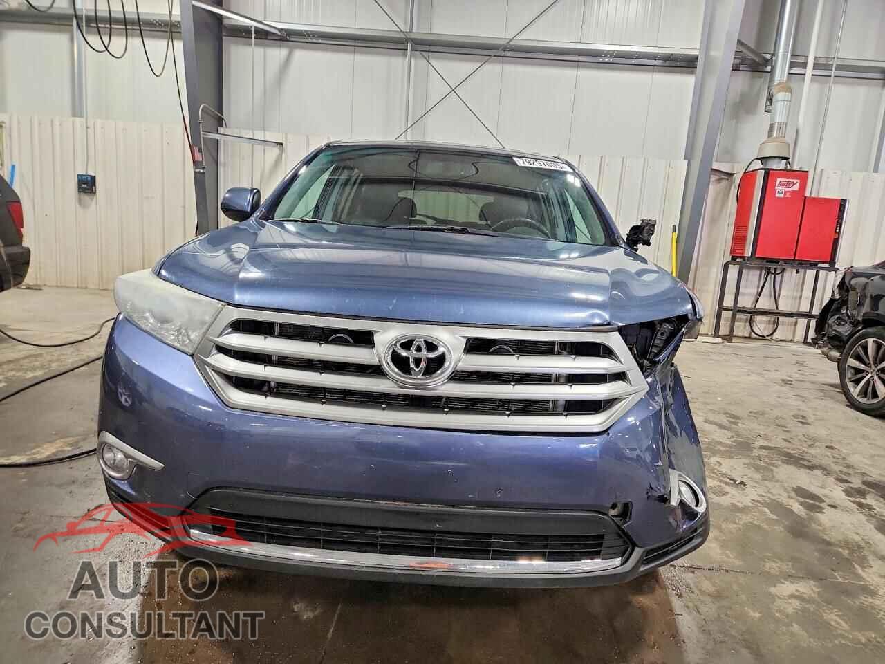 TOYOTA HIGHLANDER 2013 - 5TDBK3EH8DS181211