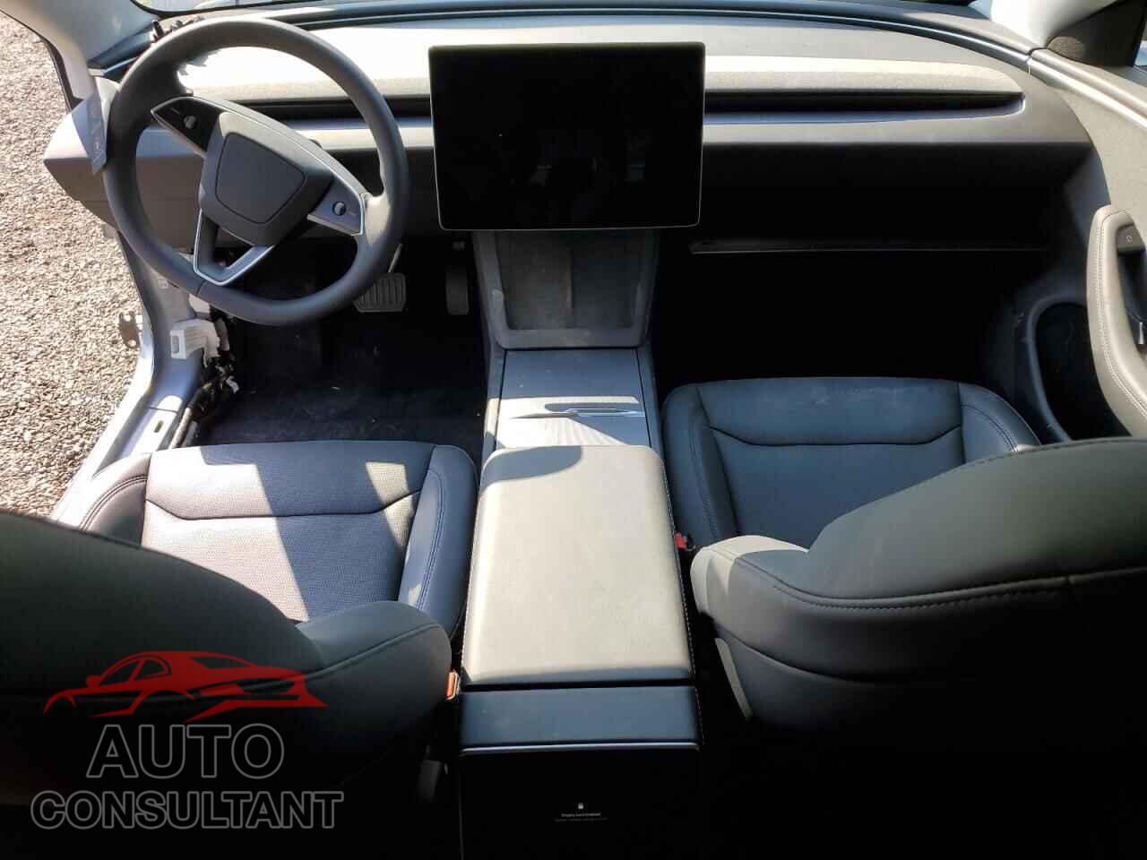 TESLA MODEL 3 2025 - 5YJ3E1EA2SF933540