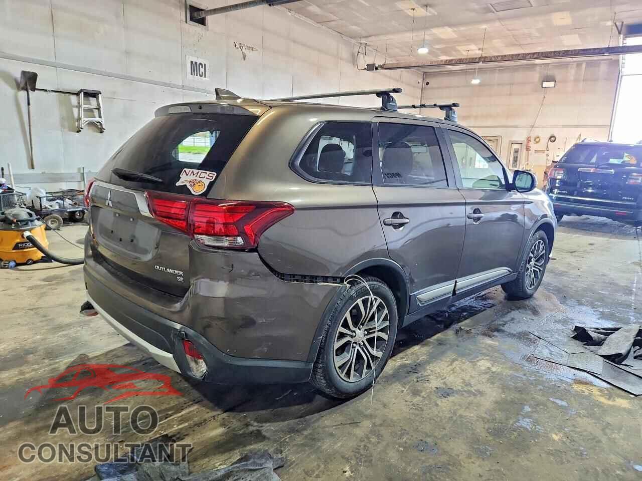 MITSUBISHI OUTLANDER 2018 - JA4AD3A31JZ009333