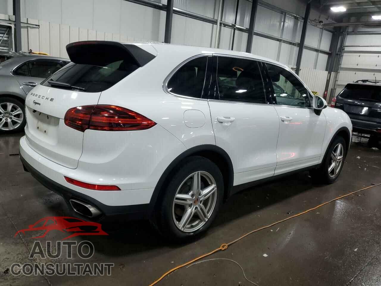 PORSCHE CAYENNE 2016 - WP1AA2A26GKA15452