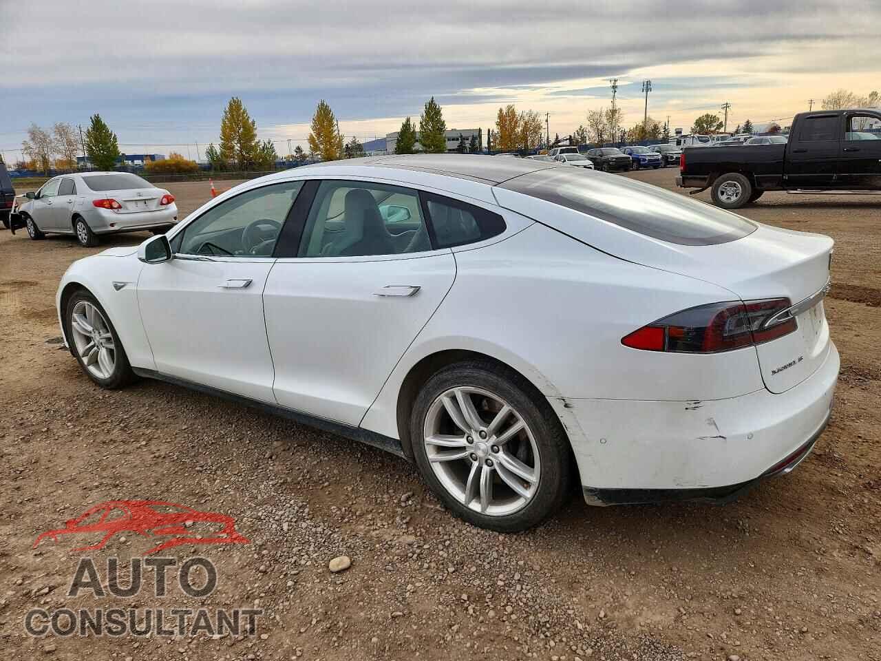 TESLA MODEL S 2015 - 5YJSA1V2XFF097885