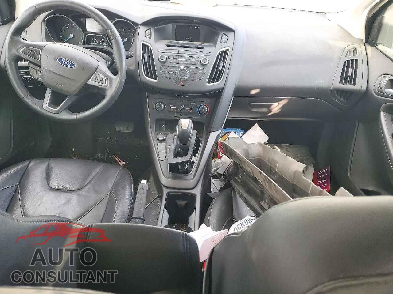 FORD FOCUS 2015 - 1FADP3K2XFL373203