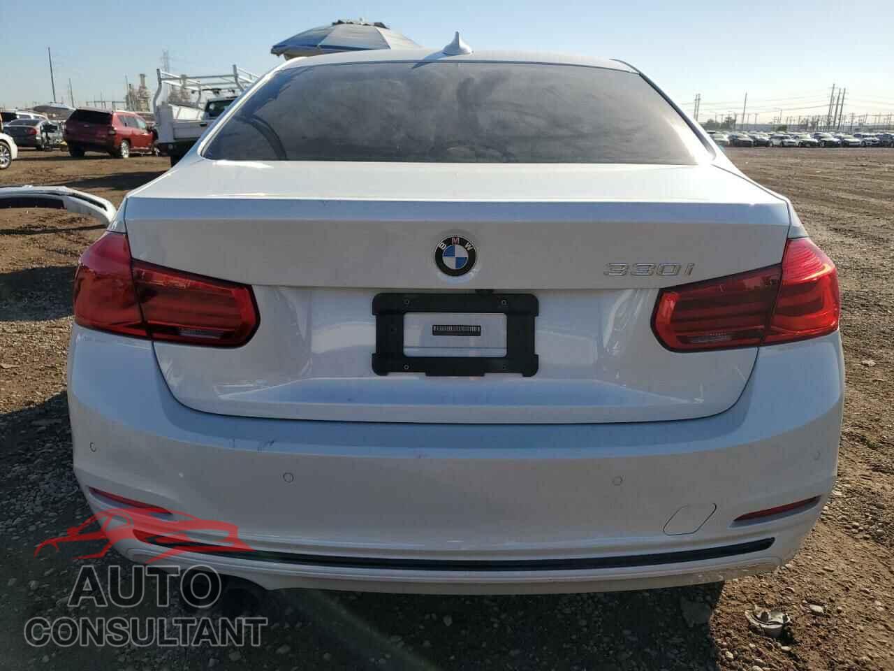 BMW 3 SERIES 2018 - WBA8B9G55JNU99625