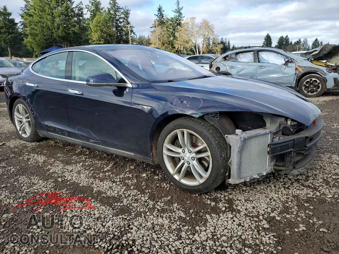 TESLA MODEL S 2013 - 5YJSA1DP5DFP10585