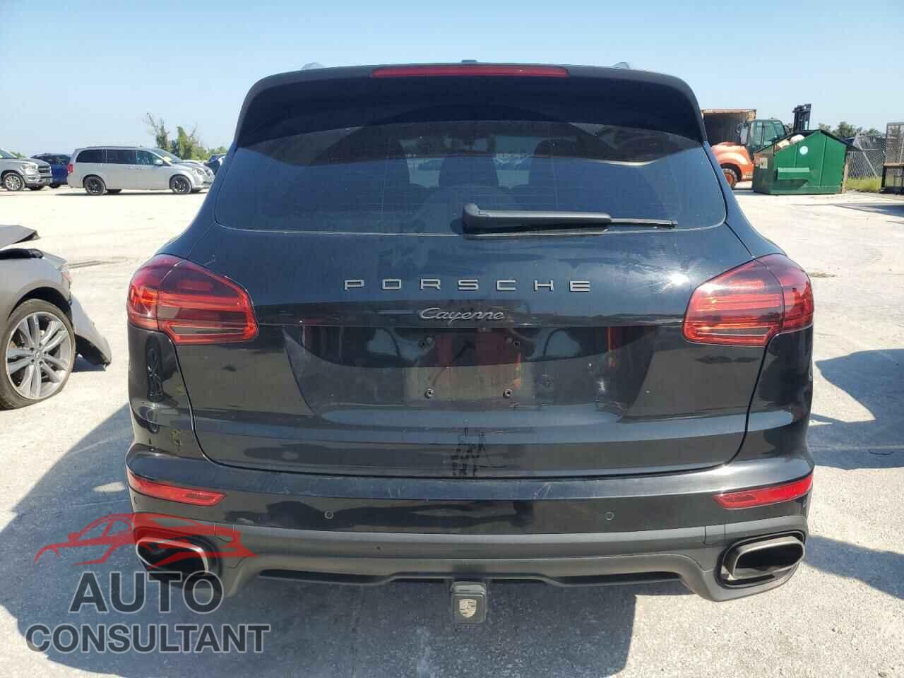 PORSCHE CAYENNE 2016 - WP1AA2A24GLA00880