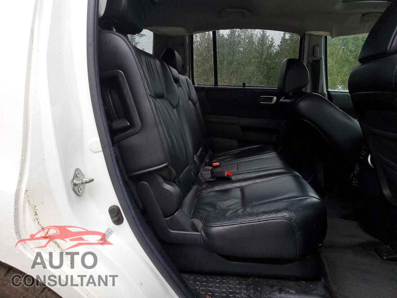 HONDA PILOT 2011 - 5FNYF4H96BB084180